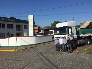 Da esquerda: Wanderlei (batatinha), da Barigui Caminhões; preesidente Wilson;  Clovis Mallmann, Barigui Caminhões; Leandro Bergamo, DAF Caminhões