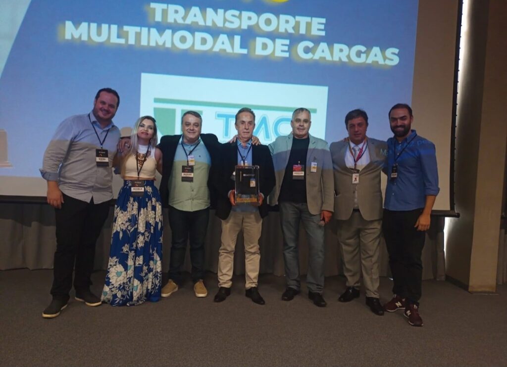 Solenidade de entrega de troféu para TMC Transporte, em São Paulo