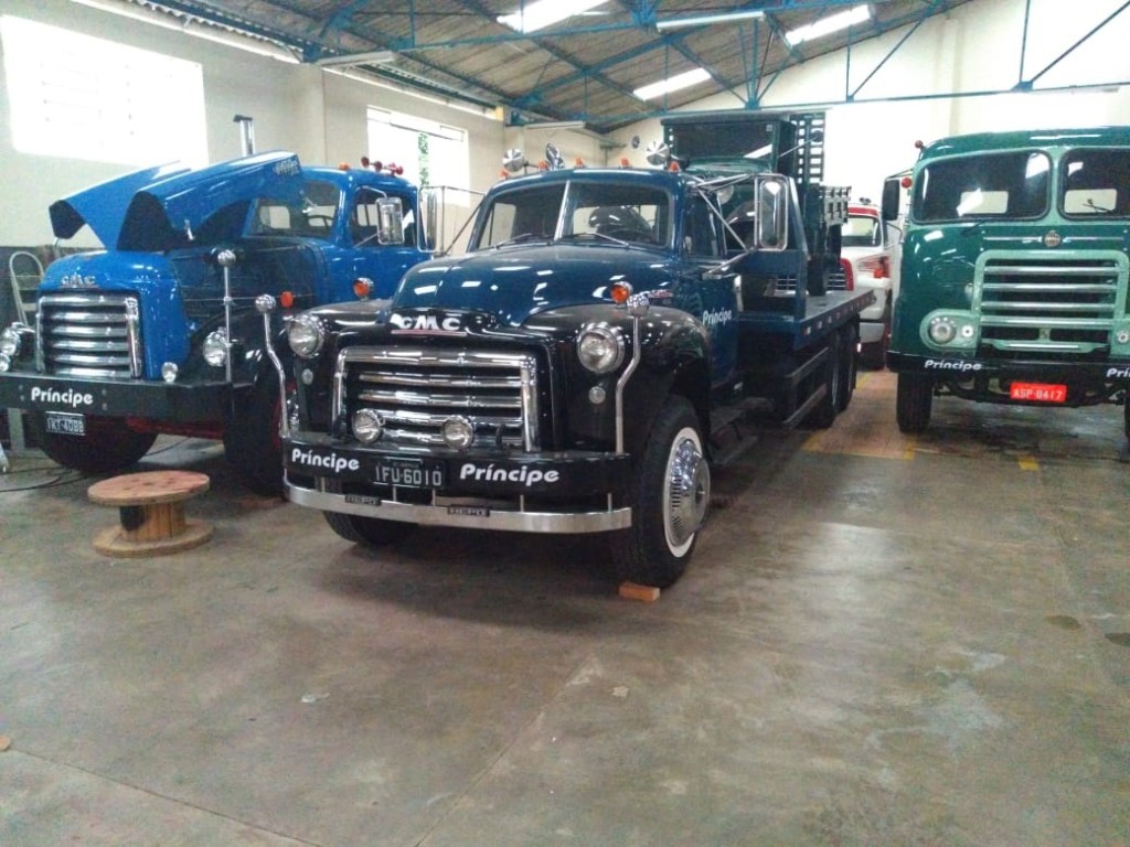 Exposição de caminhões antigos no 3º Motorista em Família – SETRACAJO ...